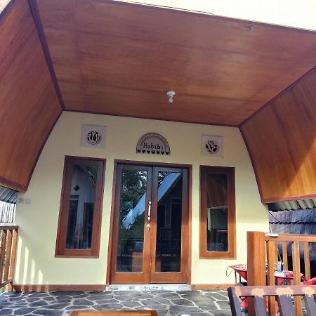 Two One Bungalow 길리메노 외부 사진